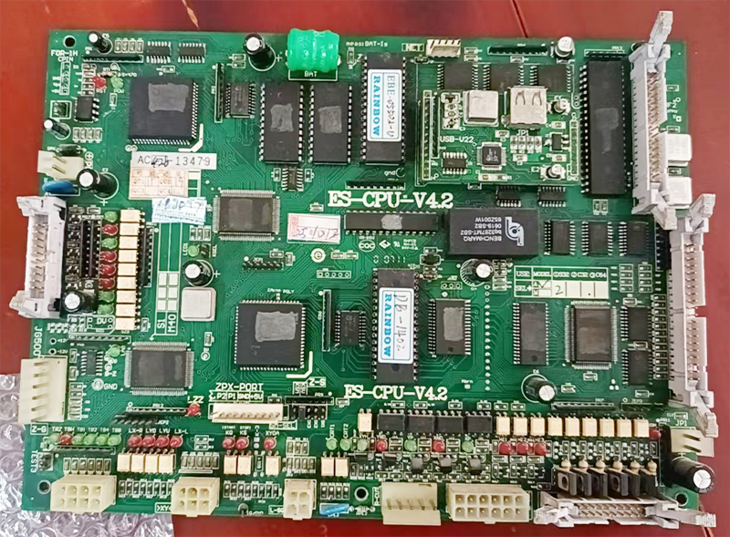 202511218586.jpg ES.jpg